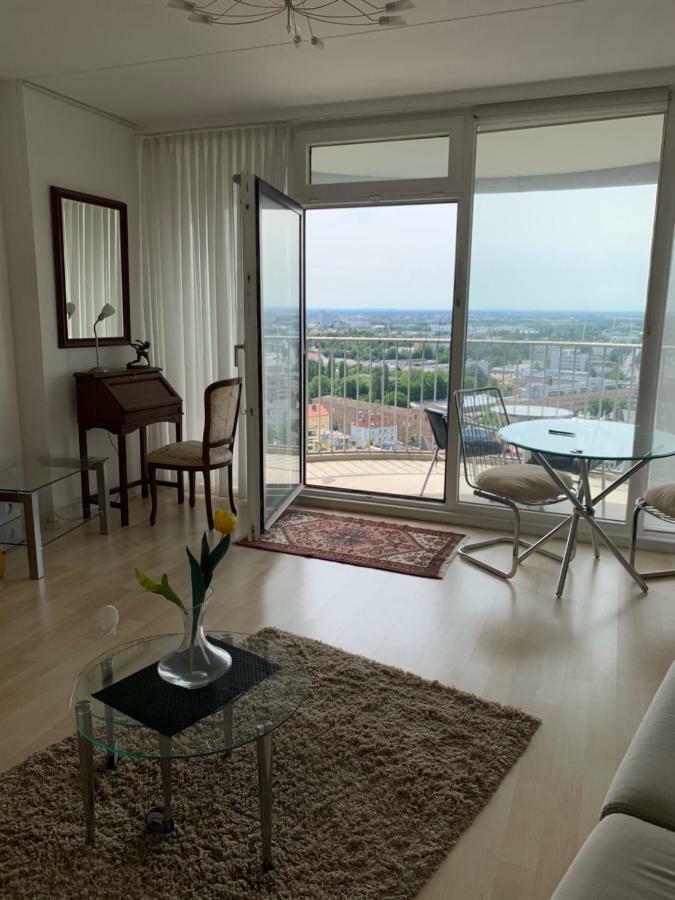 Appartment Im Hotelturm Augsburg Exteriör bild
