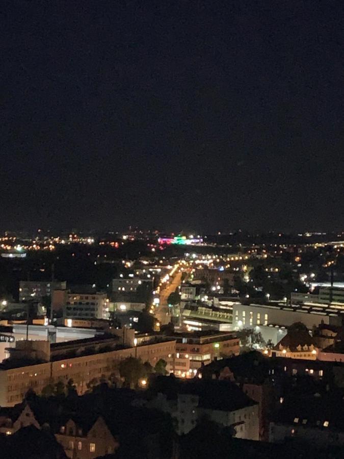 Appartment Im Hotelturm Augsburg Exteriör bild
